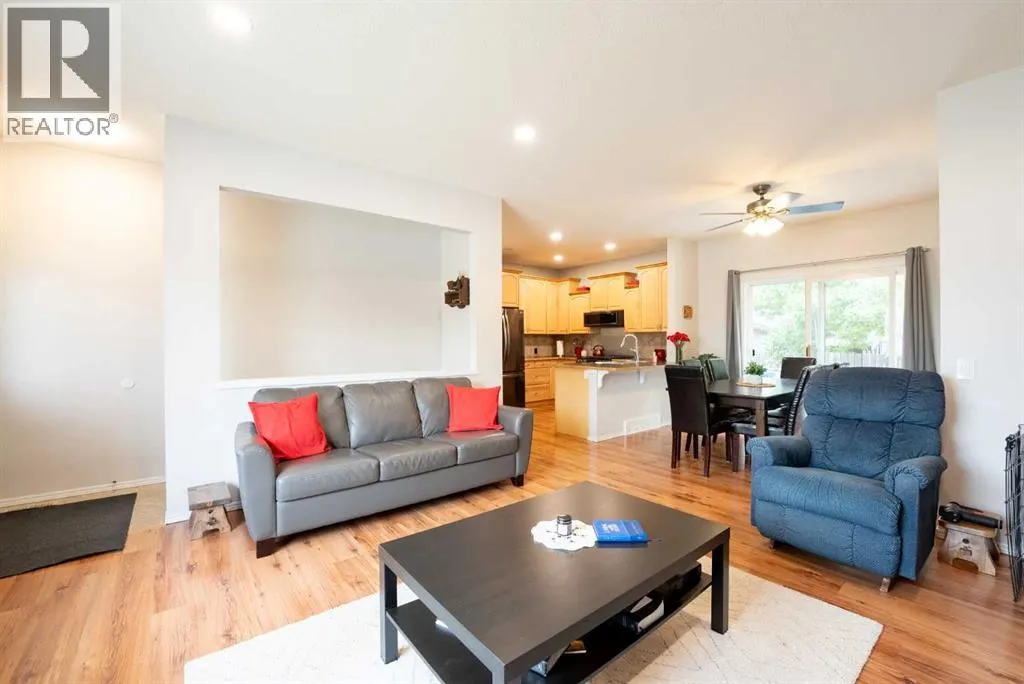 215 Allen Crescent