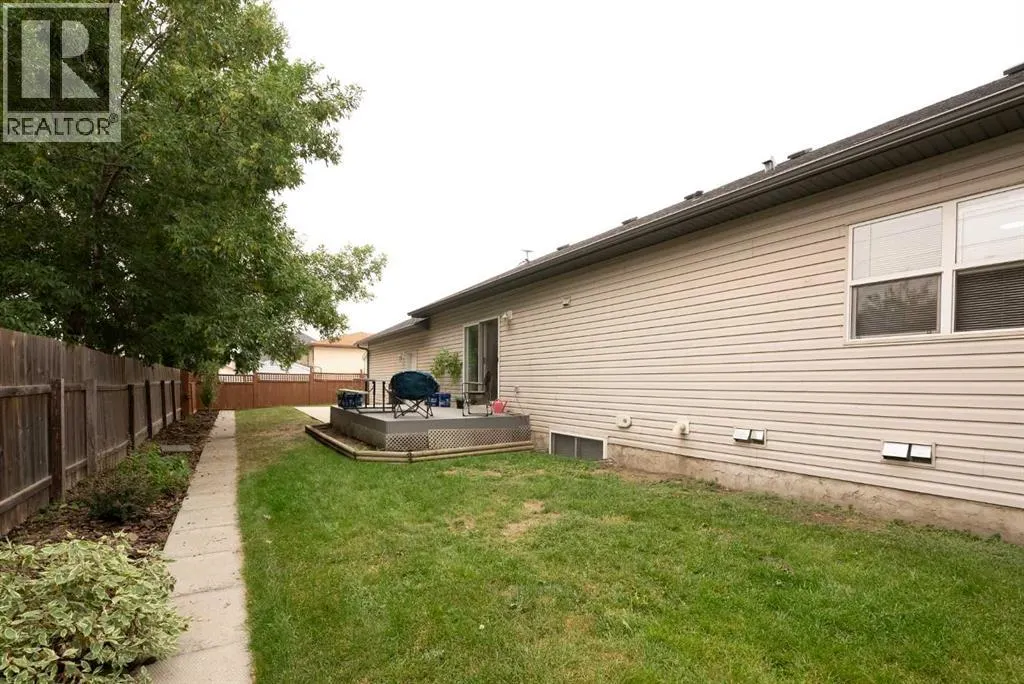 215 Allen Crescent