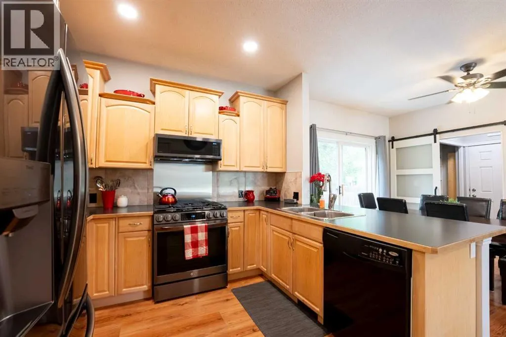 215 Allen Crescent