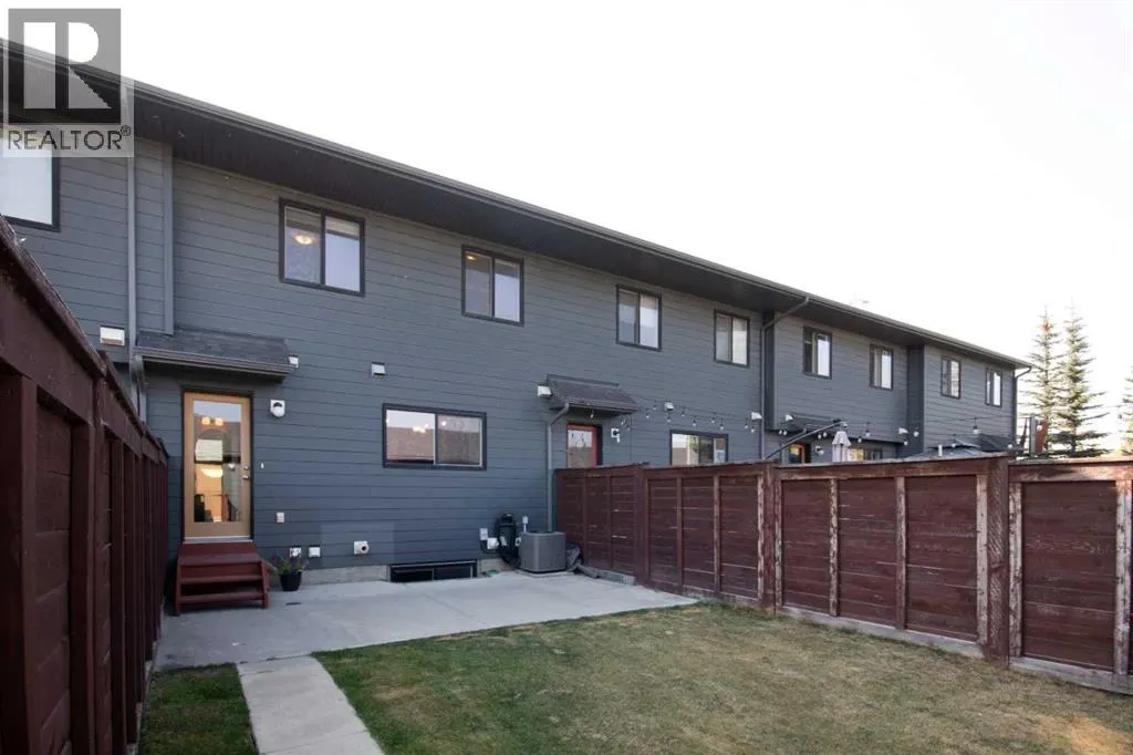 132 Walden Gate SE