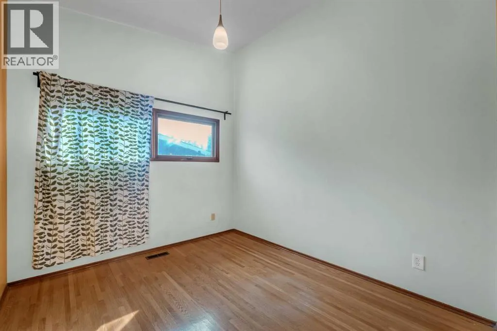 2833 / 2835 14 Avenue SE