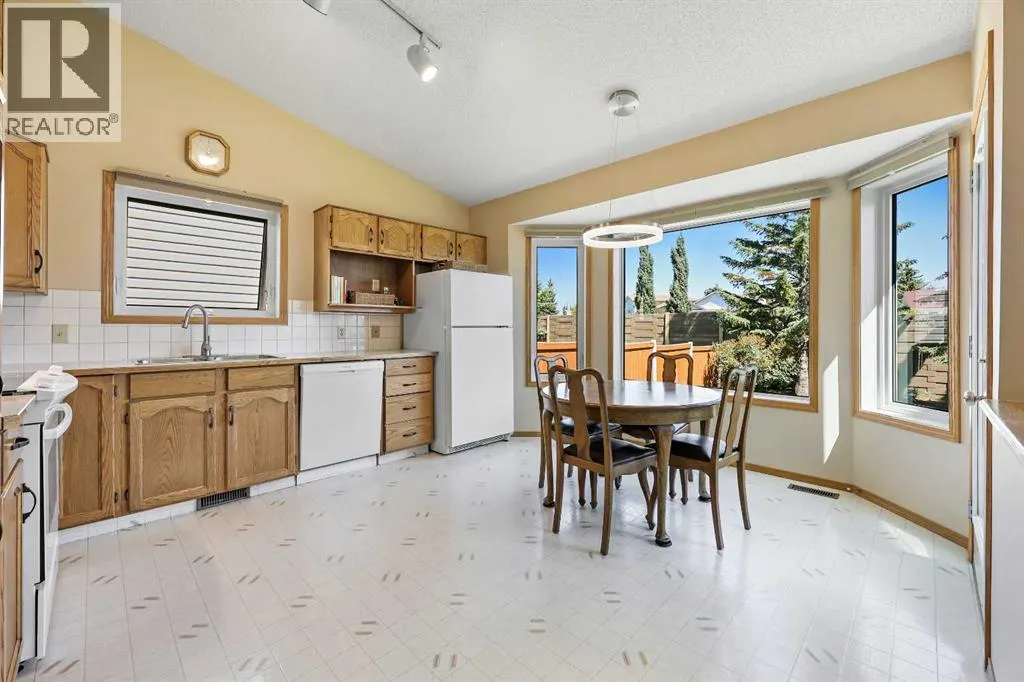 104 Hawkmount Close NW