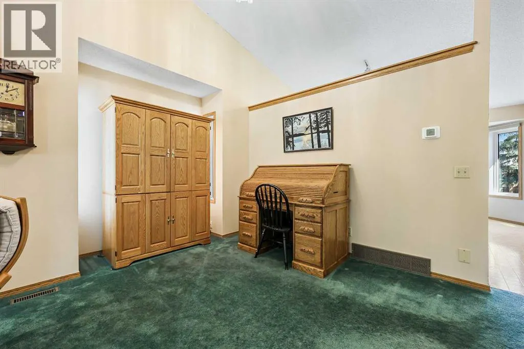 104 Hawkmount Close NW
