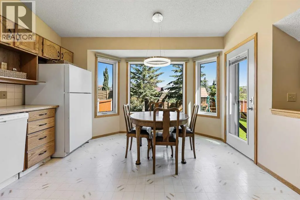 104 Hawkmount Close NW
