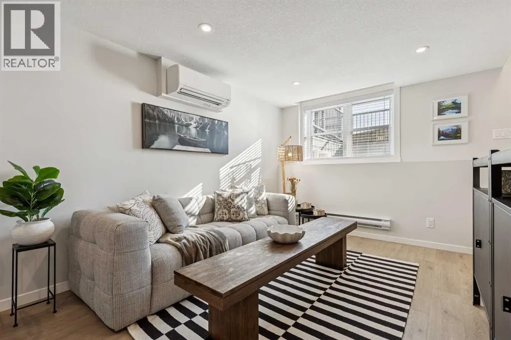 105, 135 Mahogany Parade SE