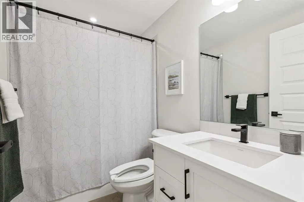 105, 135 Mahogany Parade SE