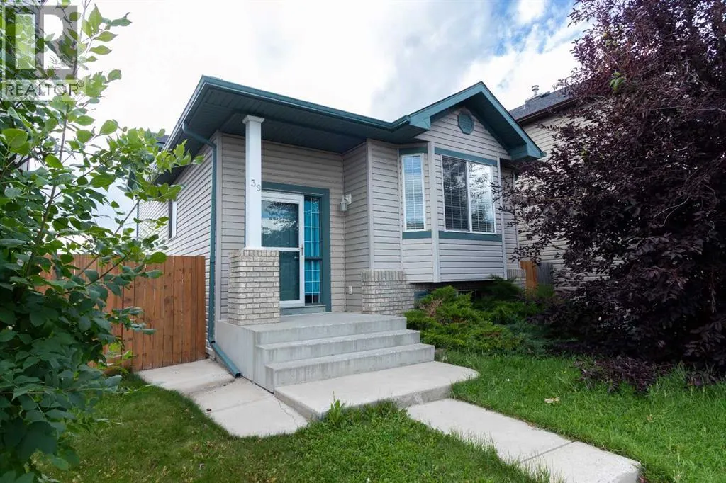 39 Saddlemont Manor NE