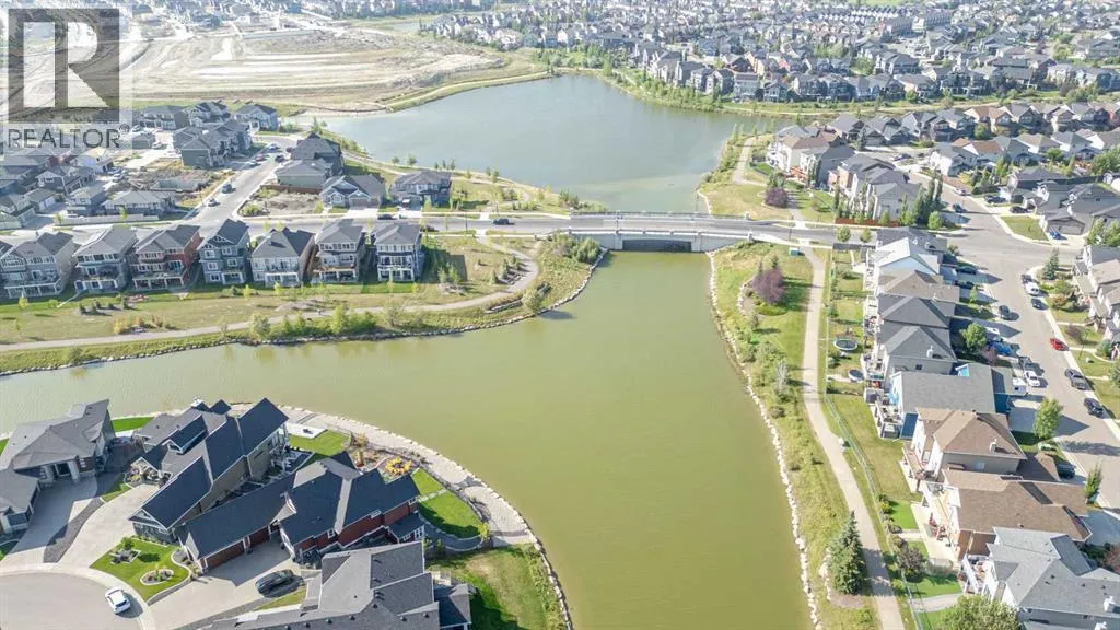 298 Canals Crossing