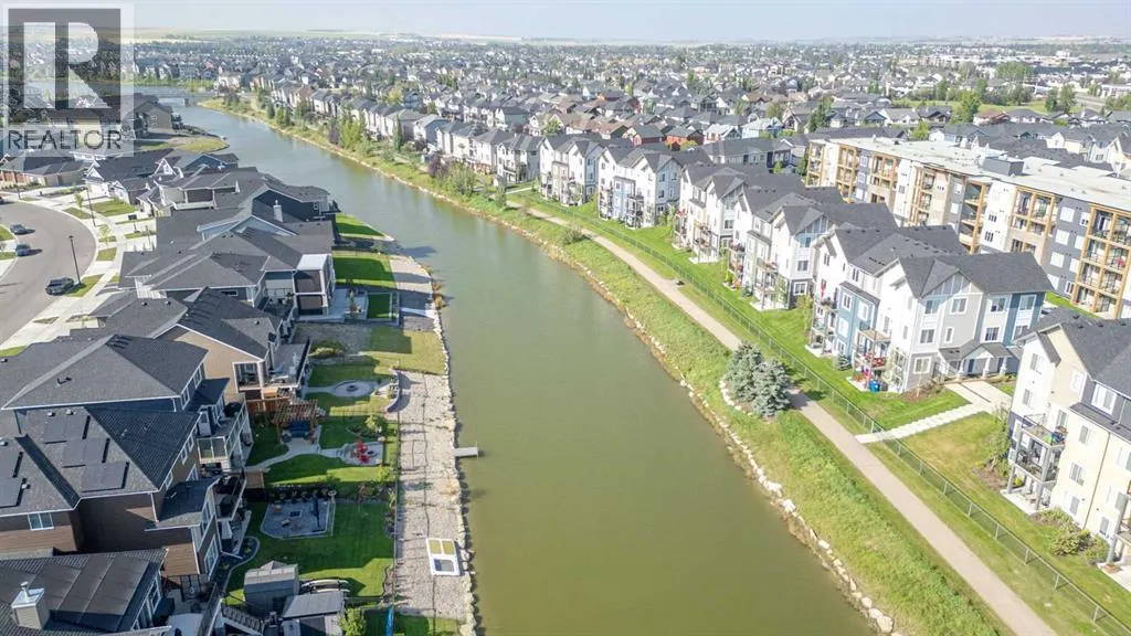 298 Canals Crossing