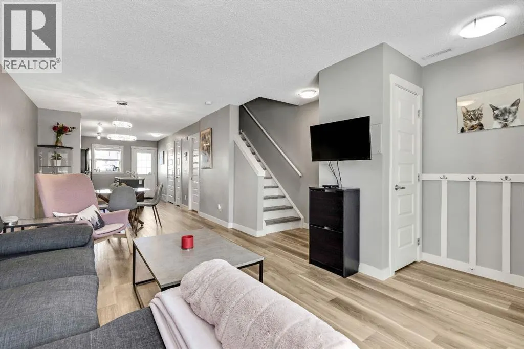 220 Mckenzie Towne Close SE