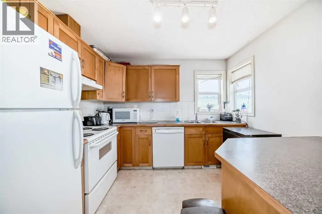 28, 200 Hidden Hills Terrace NW