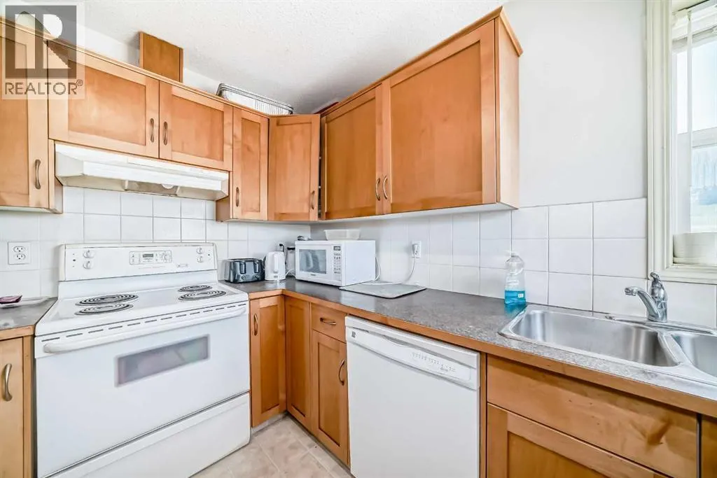 28, 200 Hidden Hills Terrace NW