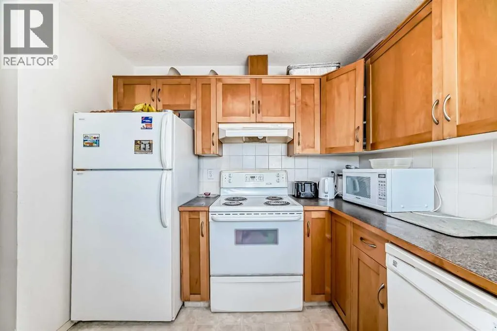 28, 200 Hidden Hills Terrace NW