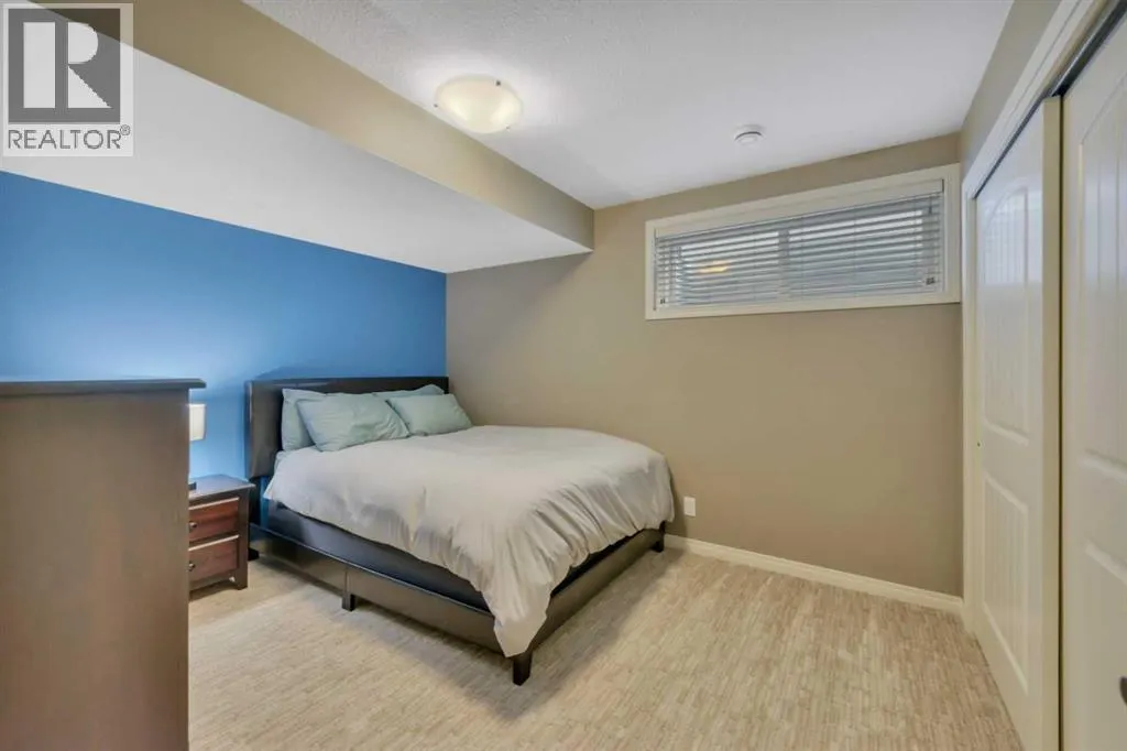 34 Leaside Crescent