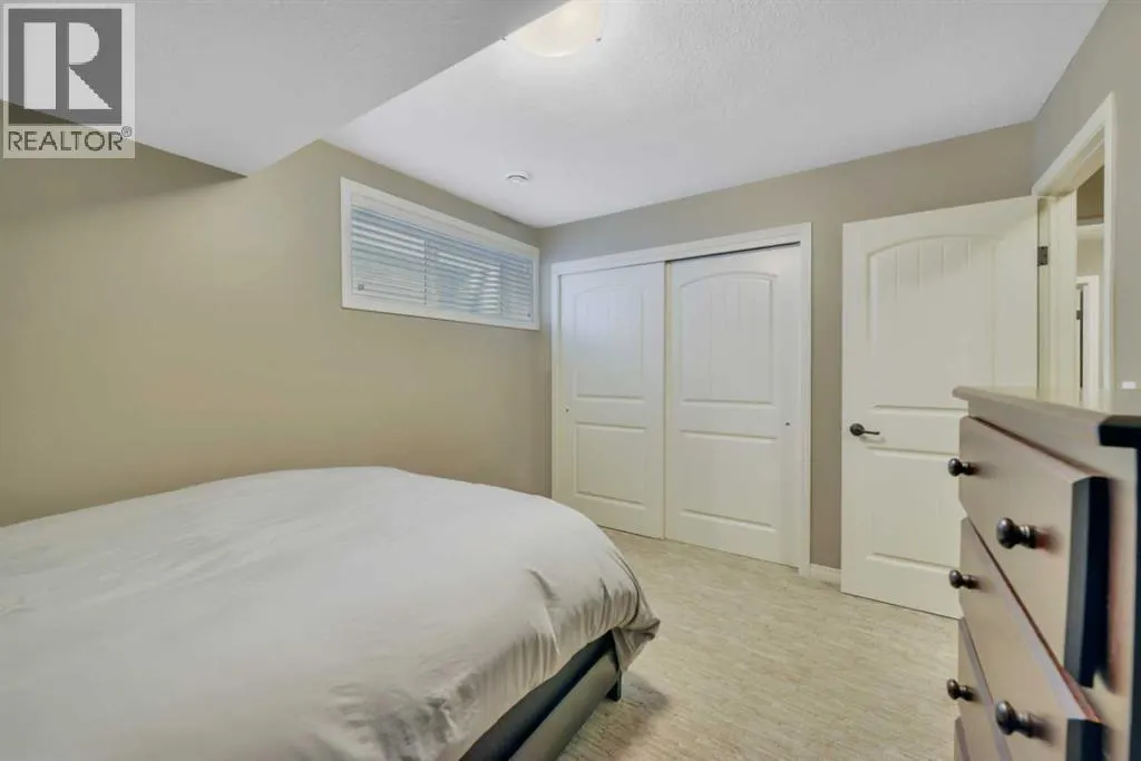 34 Leaside Crescent