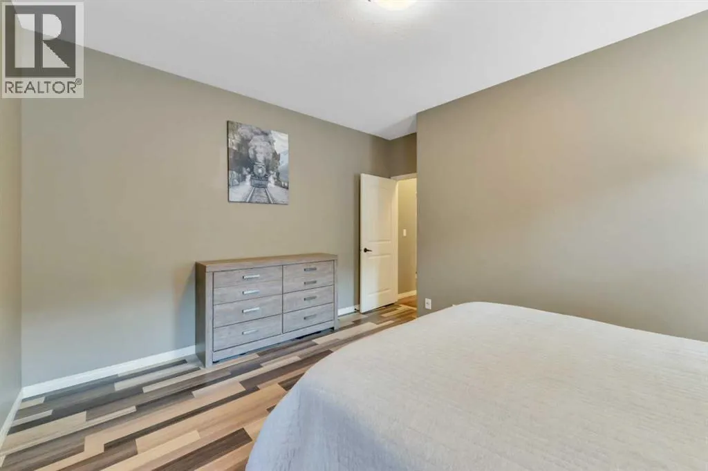 34 Leaside Crescent