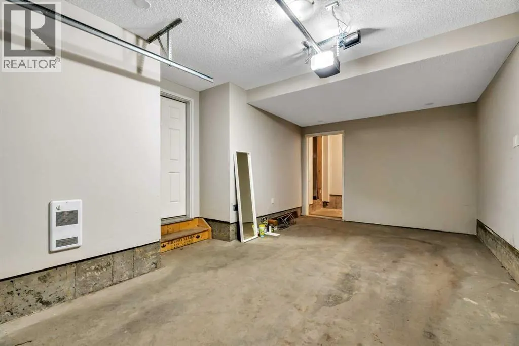 104, 32 Red Embers Parade NE