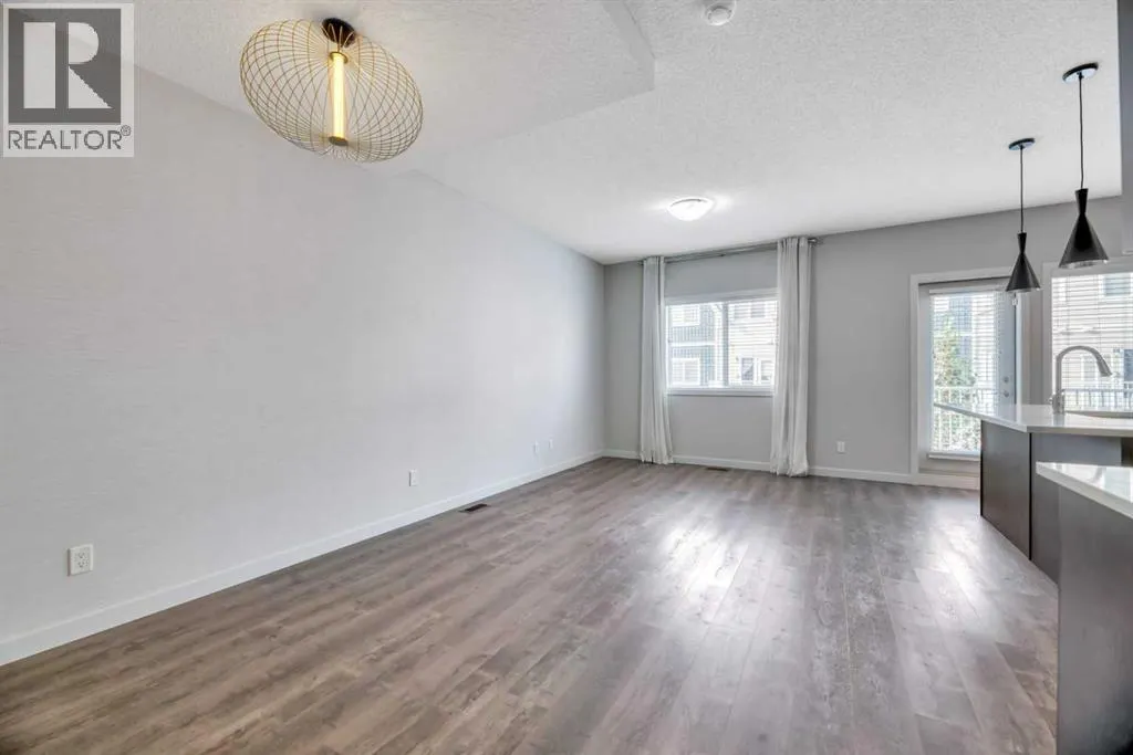 104, 32 Red Embers Parade NE