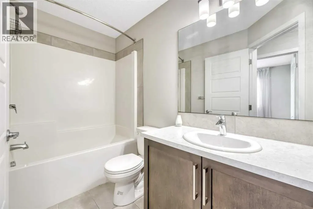 104, 32 Red Embers Parade NE