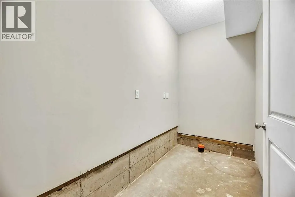 104, 32 Red Embers Parade NE