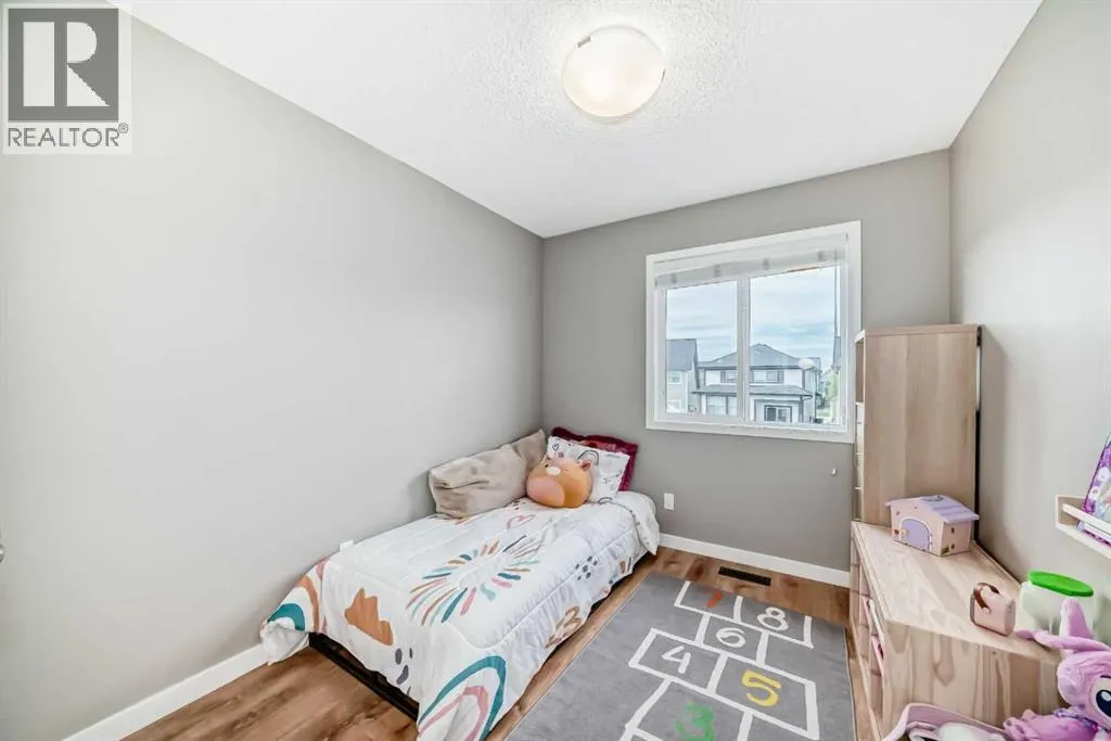 43 Masters Square SE