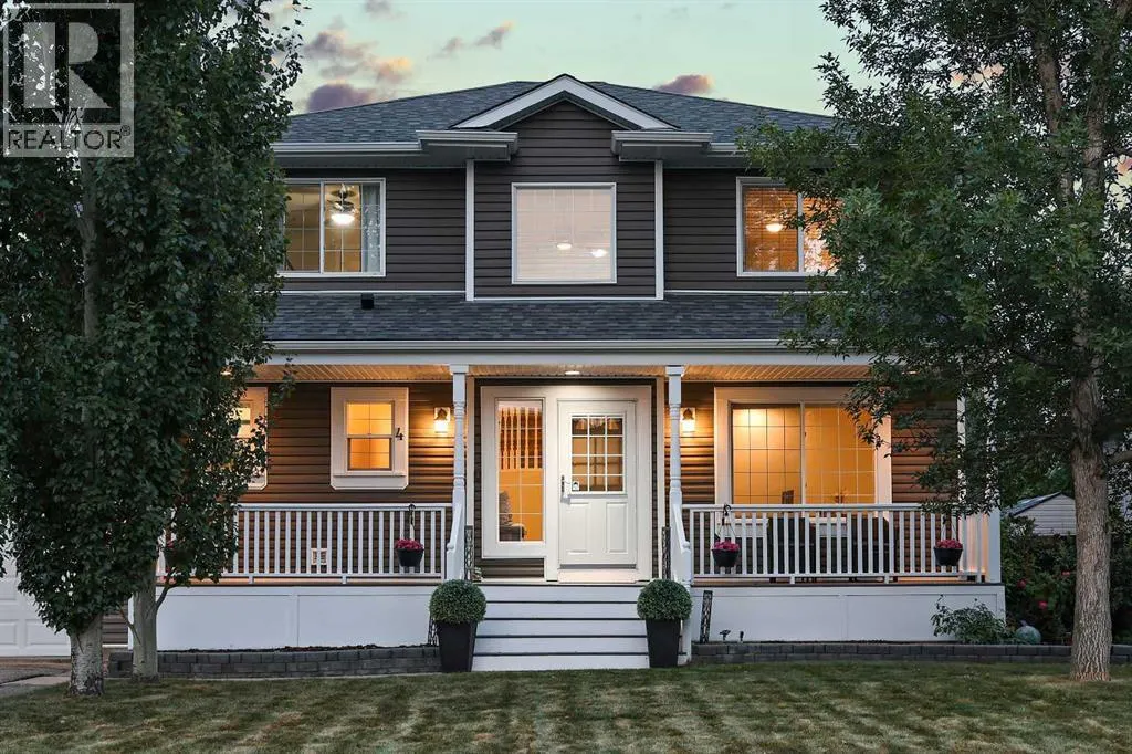 4 Lloyd Crescent NE