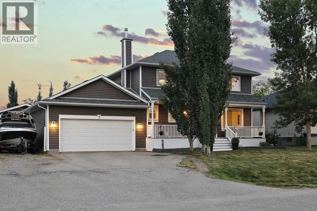 4 Lloyd Crescent NE