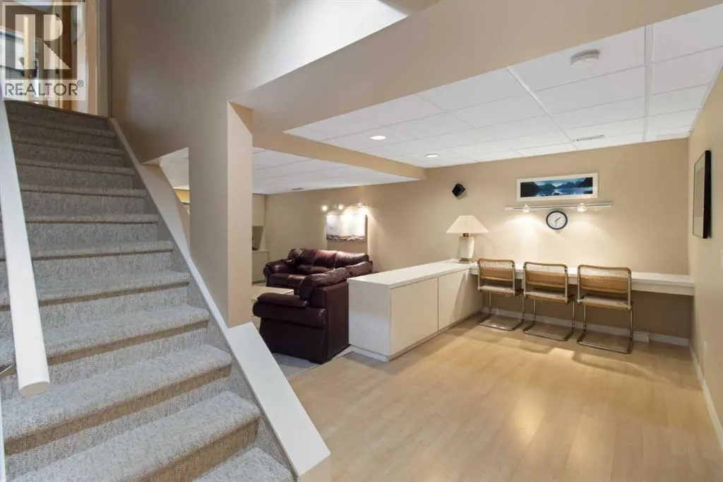 39 Woodgreen Drive SW