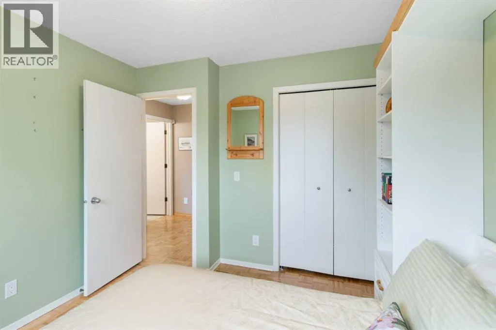 39 Woodgreen Drive SW