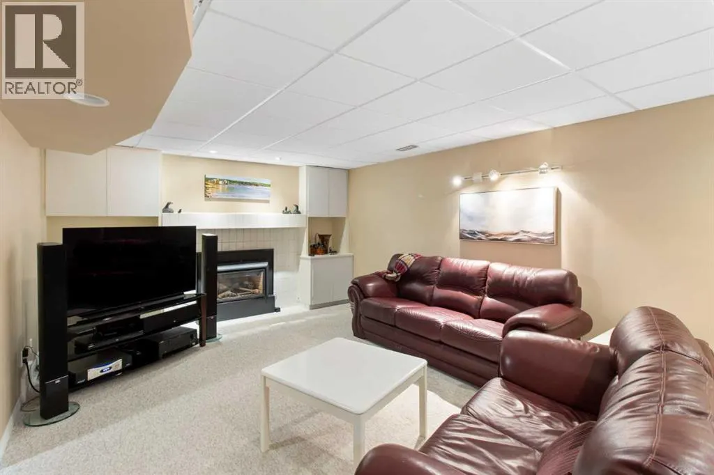 39 Woodgreen Drive SW