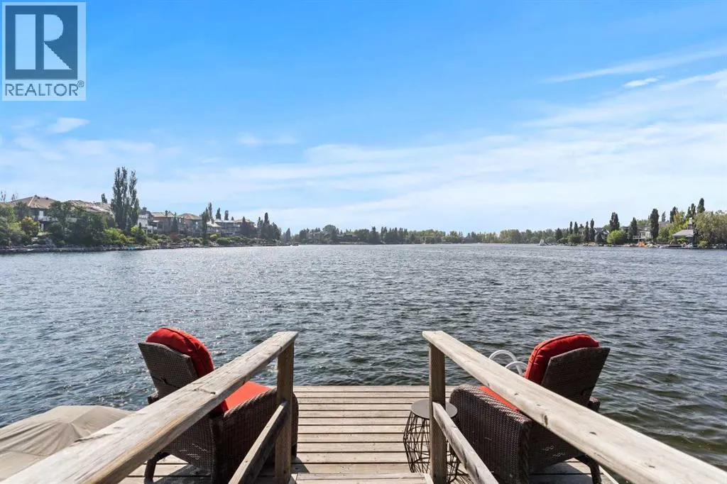 230 Mckenzie Lake Bay SE