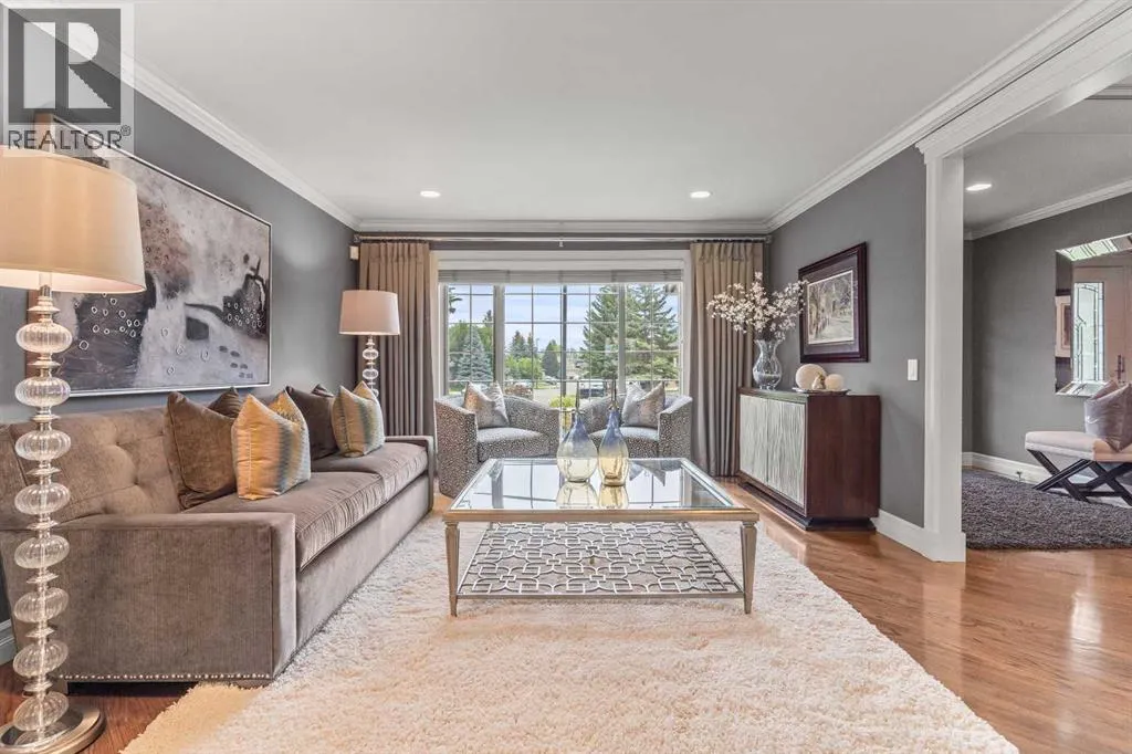 230 Mckenzie Lake Bay SE