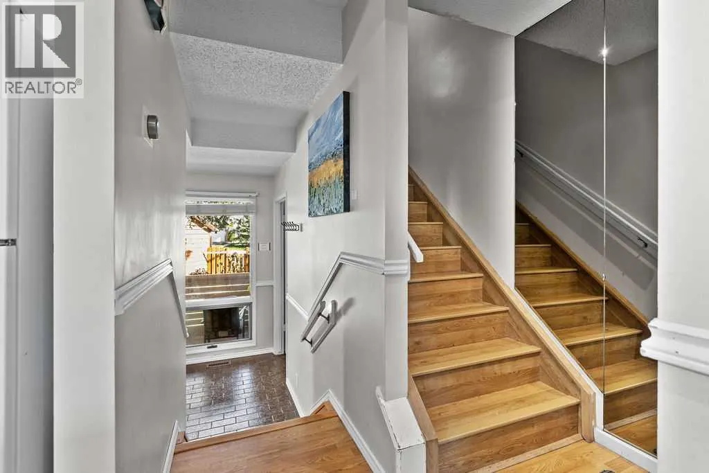 215 Ranchview Court NW