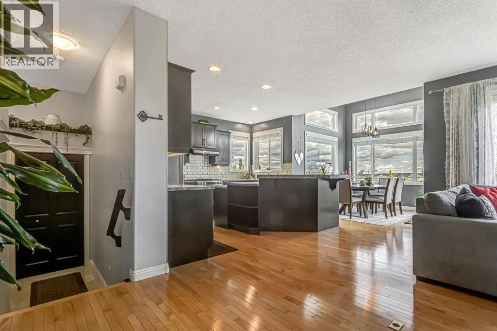 284 Kincora Heights NW