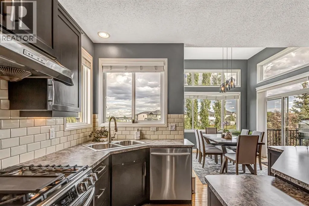 284 Kincora Heights NW