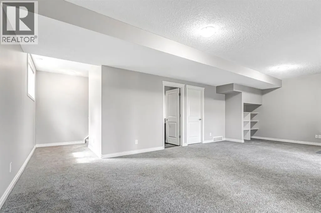 284 Kincora Heights NW