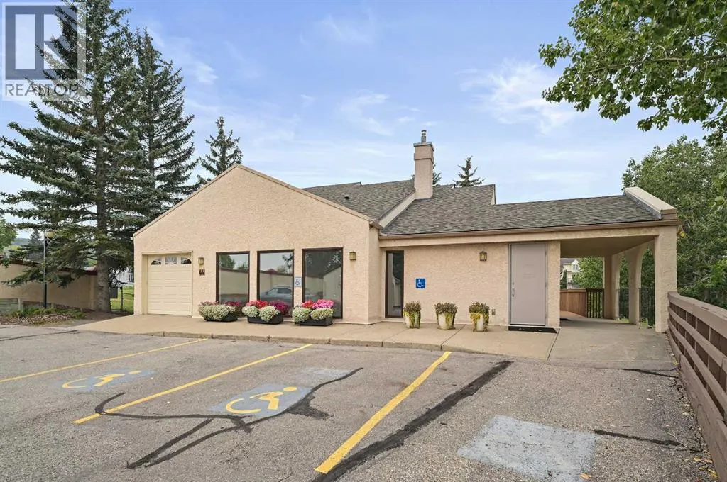 22 Sandarac Circle NW