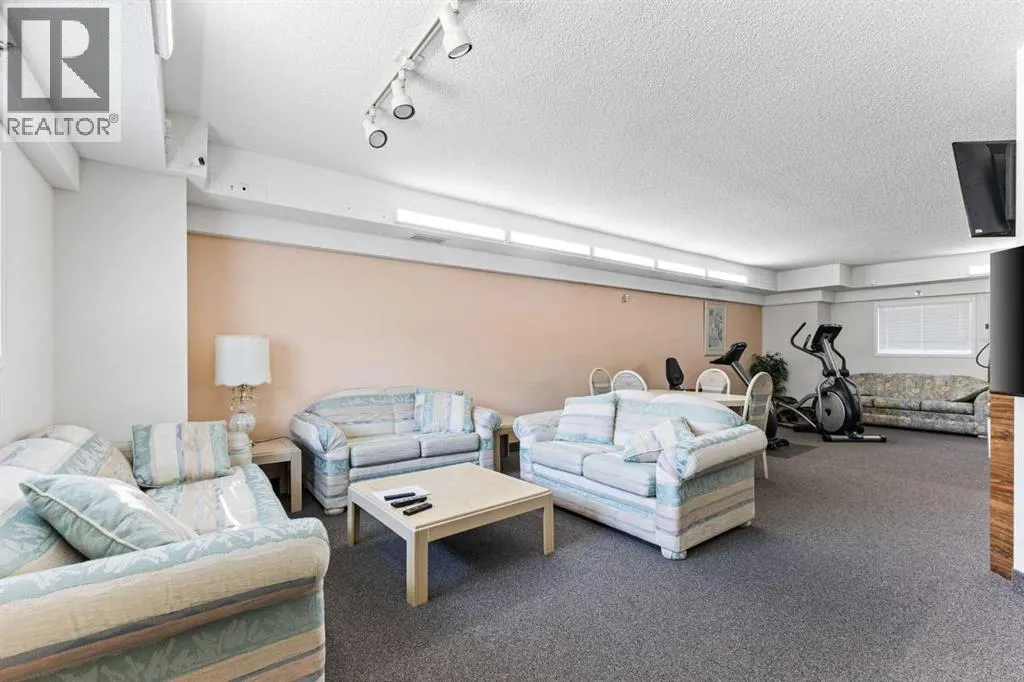 321, 200 Lincoln Way SW