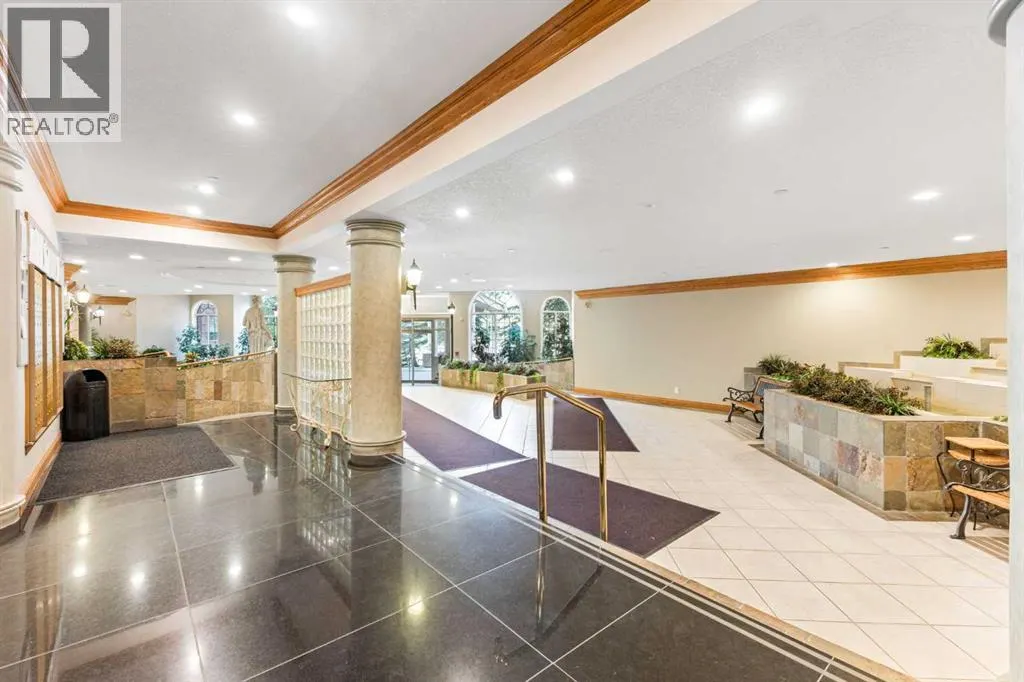 321, 200 Lincoln Way SW