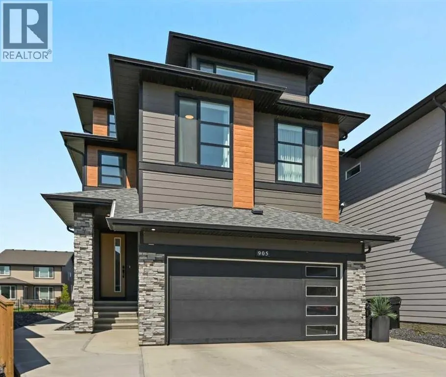 905 Cranbrook Gardens SE