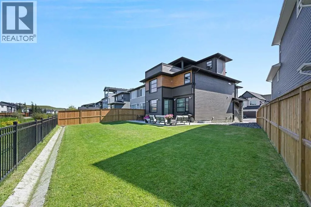 905 Cranbrook Gardens SE