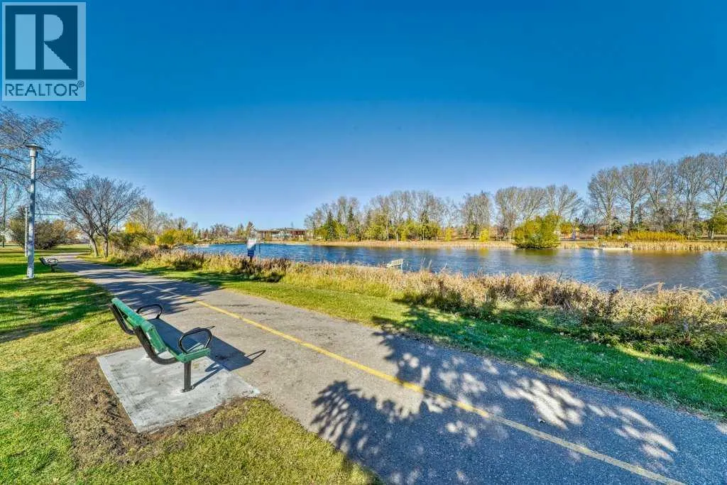 12, 606 Lakeside Boulevard