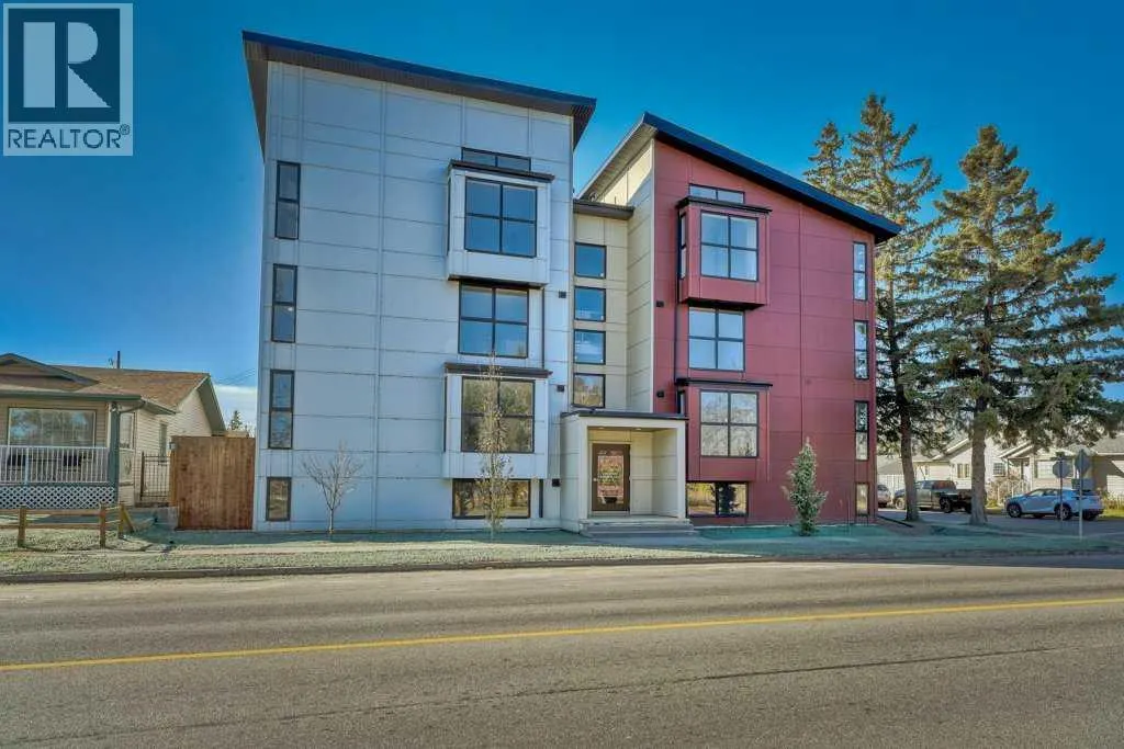 12, 606 Lakeside Boulevard