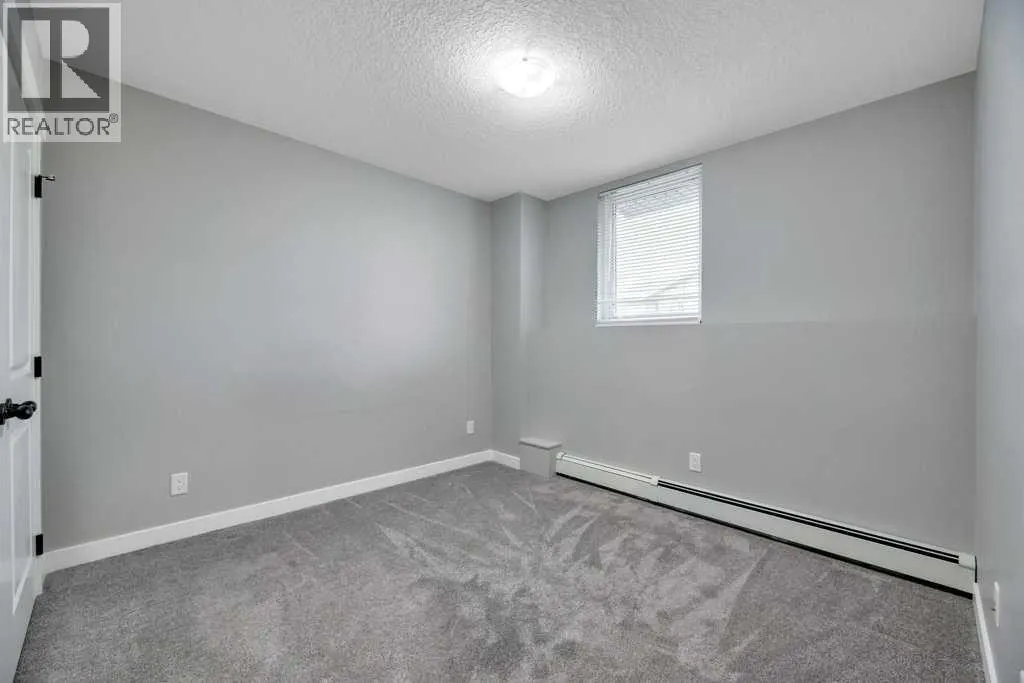 12, 606 Lakeside Boulevard