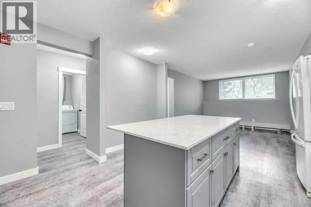 12, 606 Lakeside Boulevard