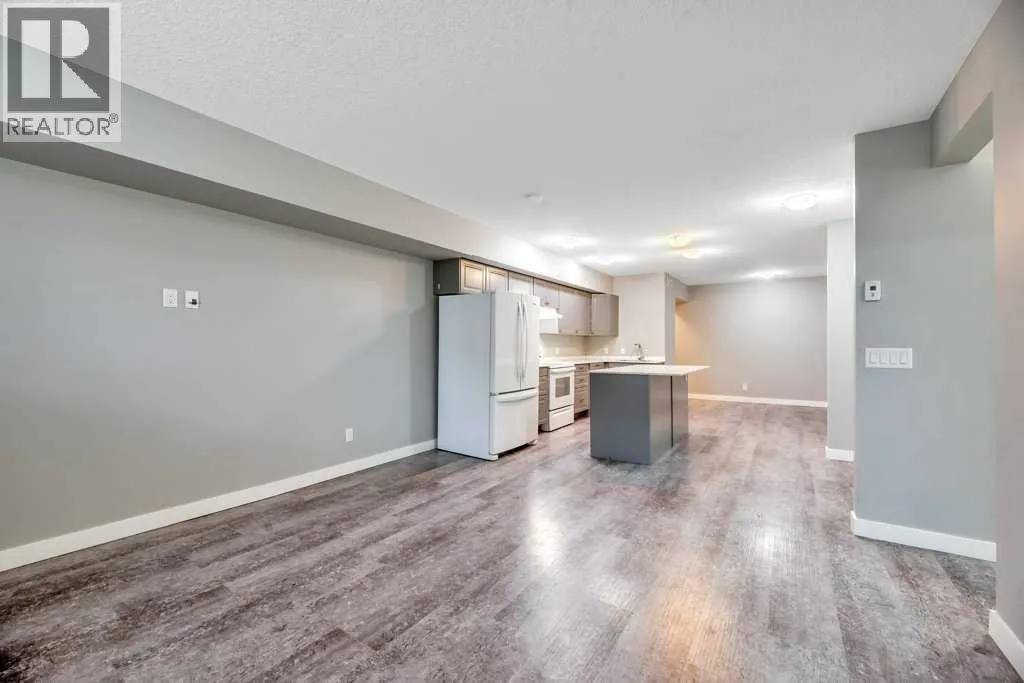 12, 606 Lakeside Boulevard