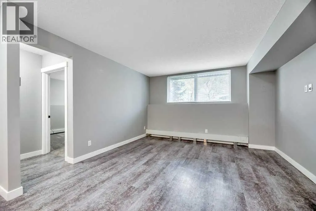12, 606 Lakeside Boulevard