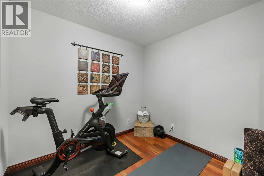 37 Coopers Close SW