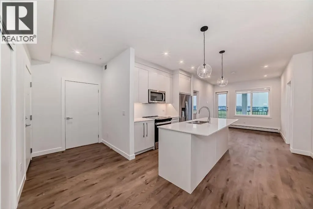 2409, 395 Skyview Parkway NE