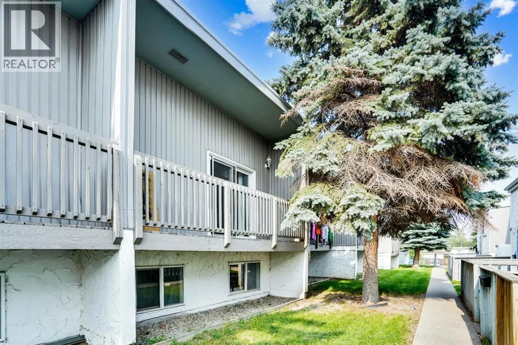 2, 459 Huntsville Crescent NW